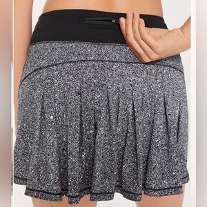 Lululemon Circuit Breaker Skirt Tall Sz 8 Pickleball Season Black EUC